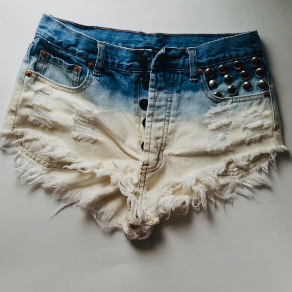 Signature8 stud Ombre Control Denim bootie shorts - Picture 3 of 8